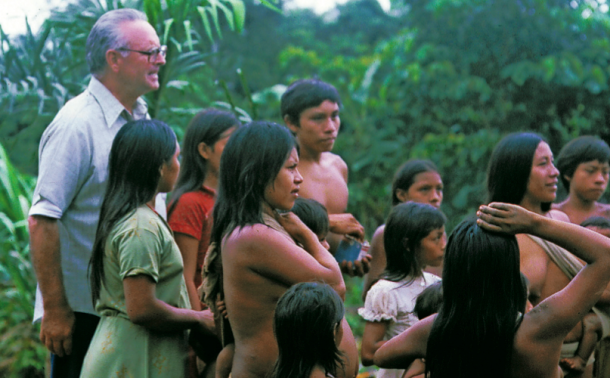 alejandro Labaca con indios