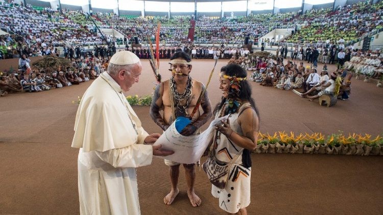 Il Papa incontra i popoli indigeni Perù (Vatican Media)