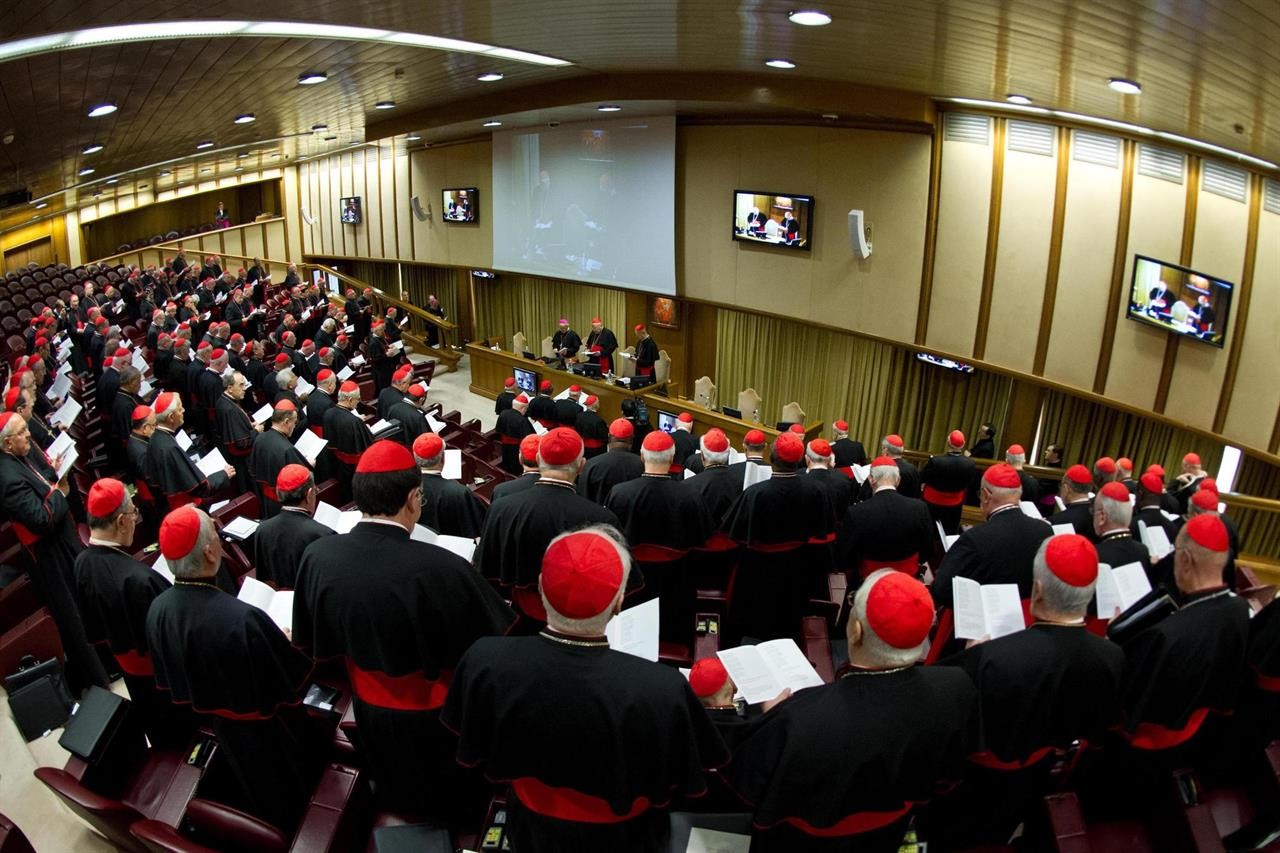 vescovi aula del sinodo